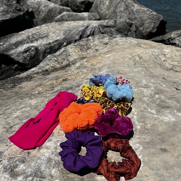 BUNDLE: 4 HANDMADE scrunchies & 1 HANDMADE headband for $27 (brand new)♥️🥰 - Picture 6 of 17